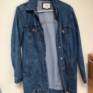 Long denim jacket. SUPER CUTE